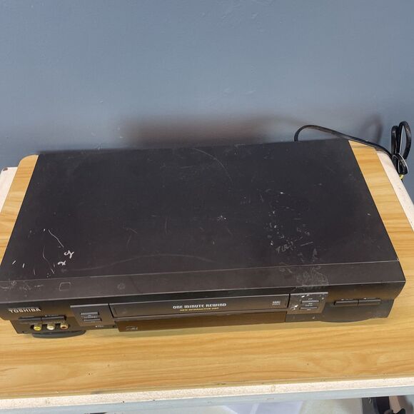 Toshiba VCR W-603 VHS Video Cassette Recorder and Player For Parts - Picture 2 of 5